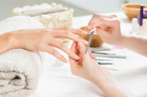 Advantages of Nail Salons: