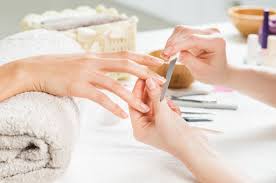 Advantages of Nail Salons: